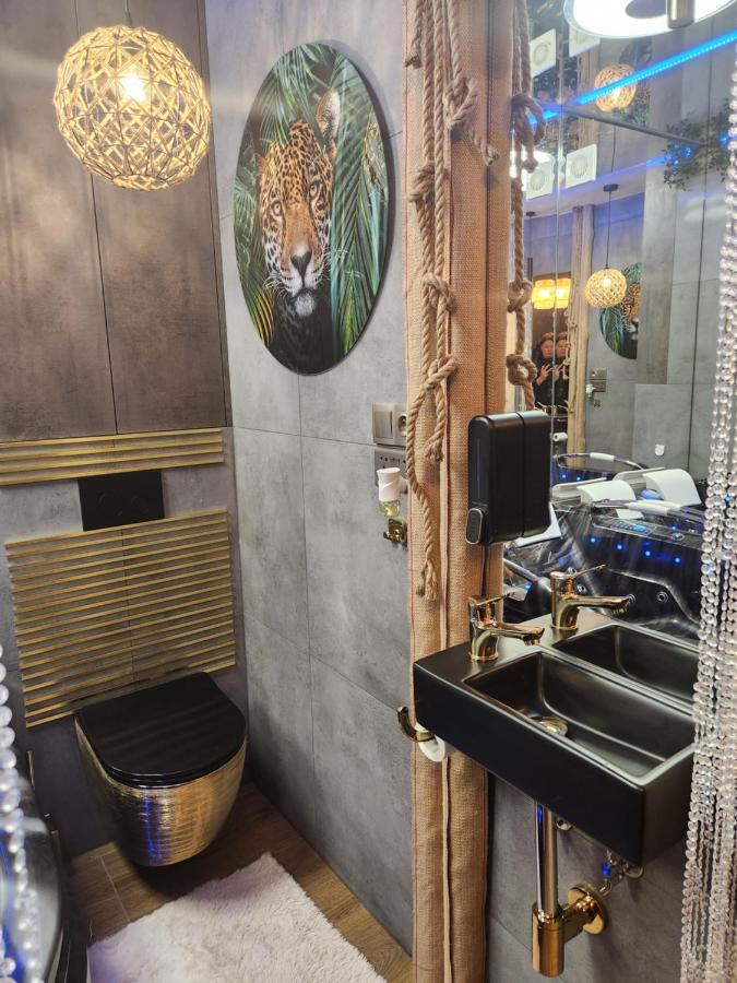 Warszawa Wola Wyjatkowe Studio Z Jacuzzi, Sauna I Fotelem Do Masazu - Exceptional Studio In Warsaw With Jacuzzi, Sauna And Massage Chair Kültér fotó