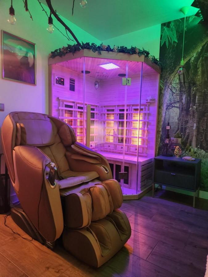 Warszawa Wola Wyjatkowe Studio Z Jacuzzi, Sauna I Fotelem Do Masazu - Exceptional Studio In Warsaw With Jacuzzi, Sauna And Massage Chair Kültér fotó